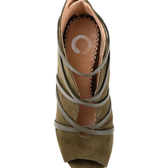 Journee Collection Samara Booties, Peep toe Stiletto. Size 6.5 - Picture 5 of 5